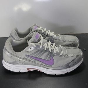 Nike Dart 8 Low Size 9.5 Womens 005637 Gray Purple Running Sneakers Shoes